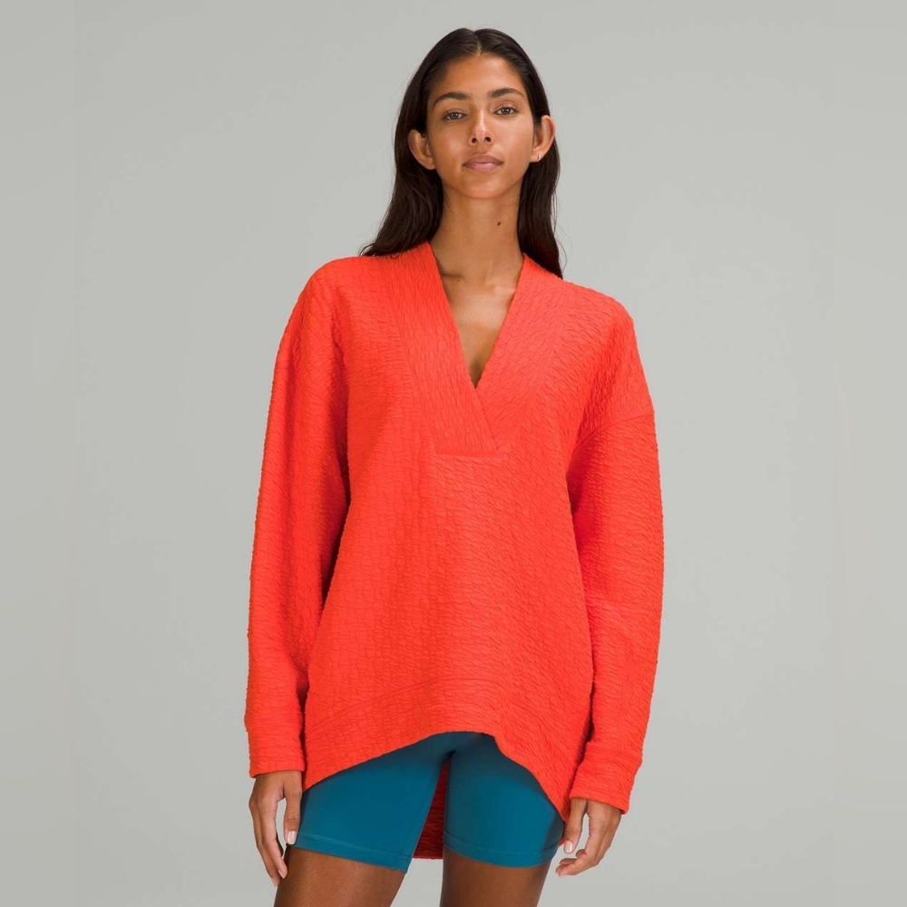 Lululemon Rippled V-Neck Pullover